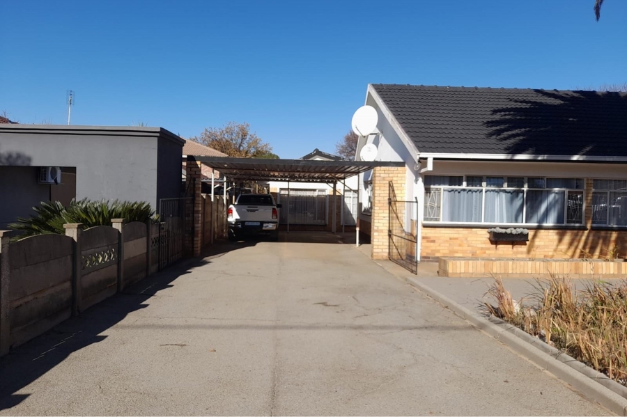 3 Bedroom Property for Sale in Flimieda North West